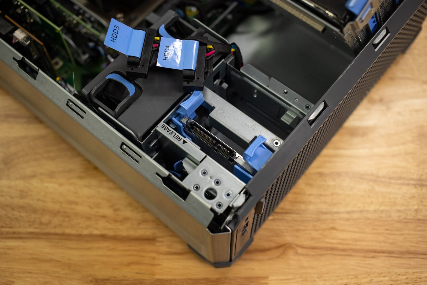 Dell PowerEdge T160 SSDs