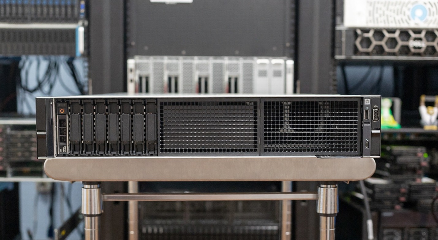 Đánh giá Dell PowerEdge R7615 