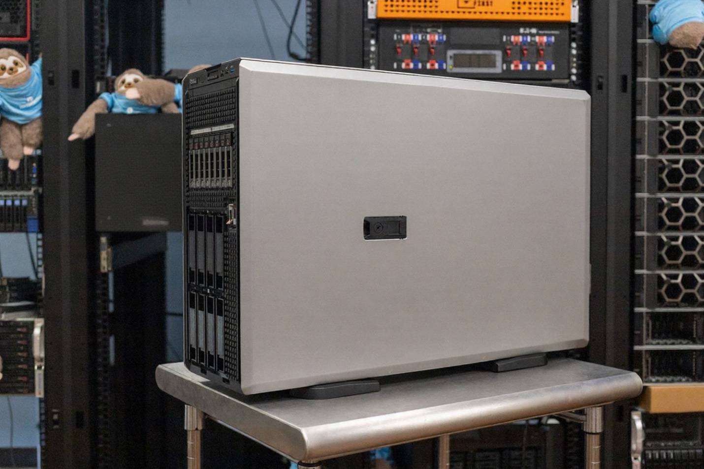 Đánh giá máy chủ tháp Dell PowerEdge T560