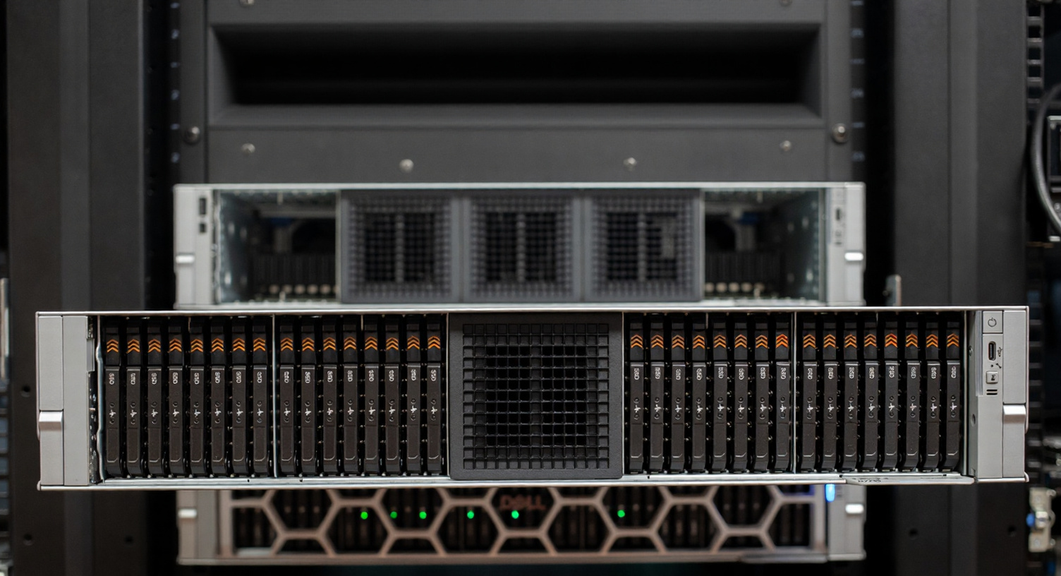 Dell PERC13 thay đổi toàn diện phần cứng NVMe RAID cho Kỷ nguyên AI