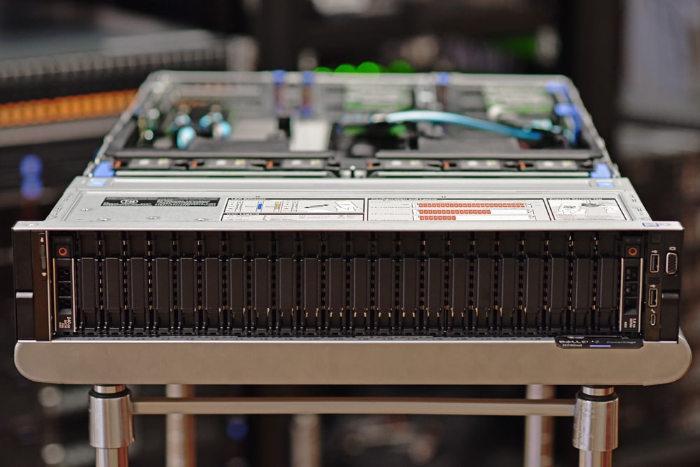 Đánh giá Máy chủ Dell EMC PowerEdge R740xd NVMe