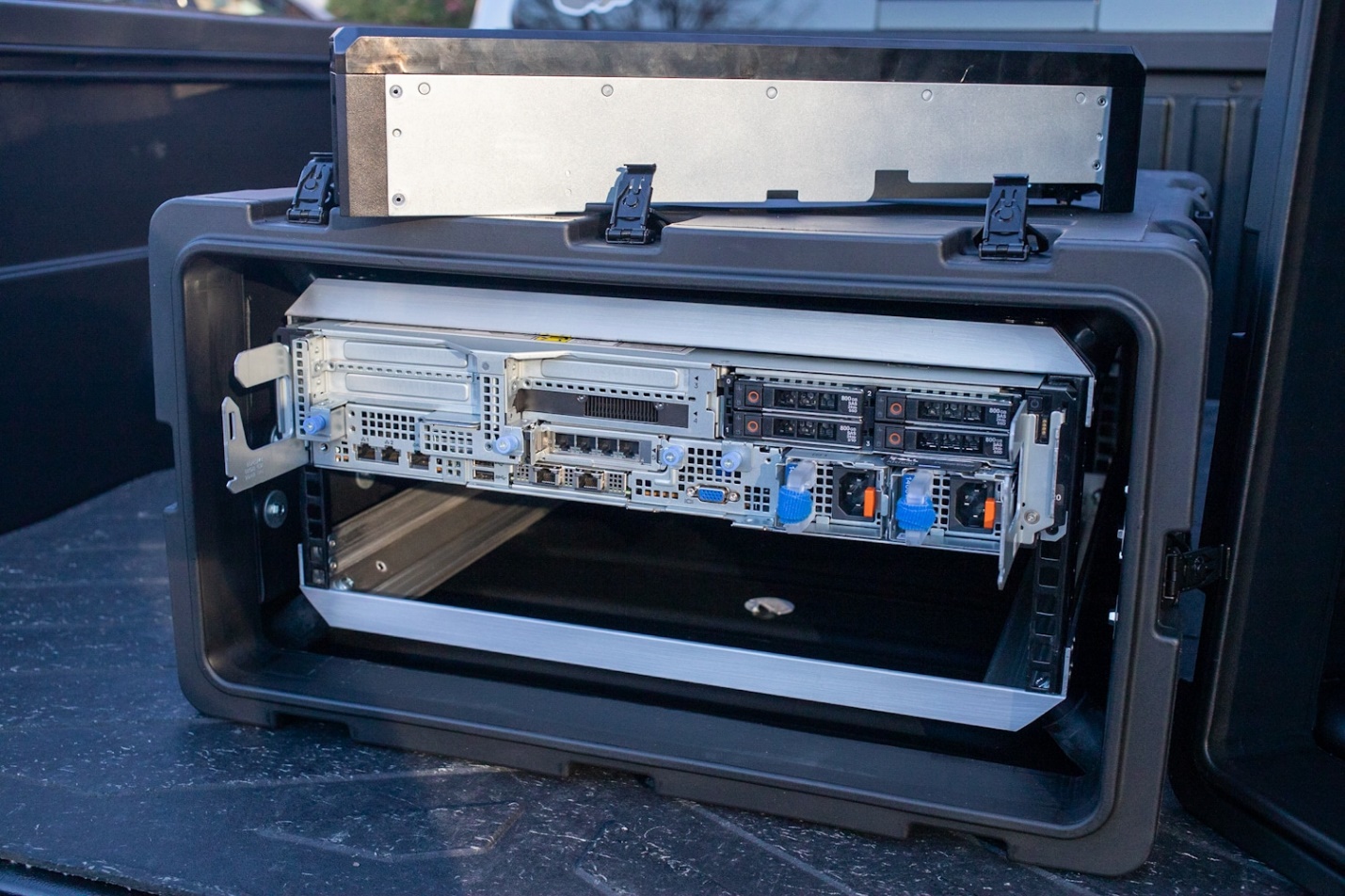 Dell PowerEdge XR7620 rugged chassis lid removed tacoma